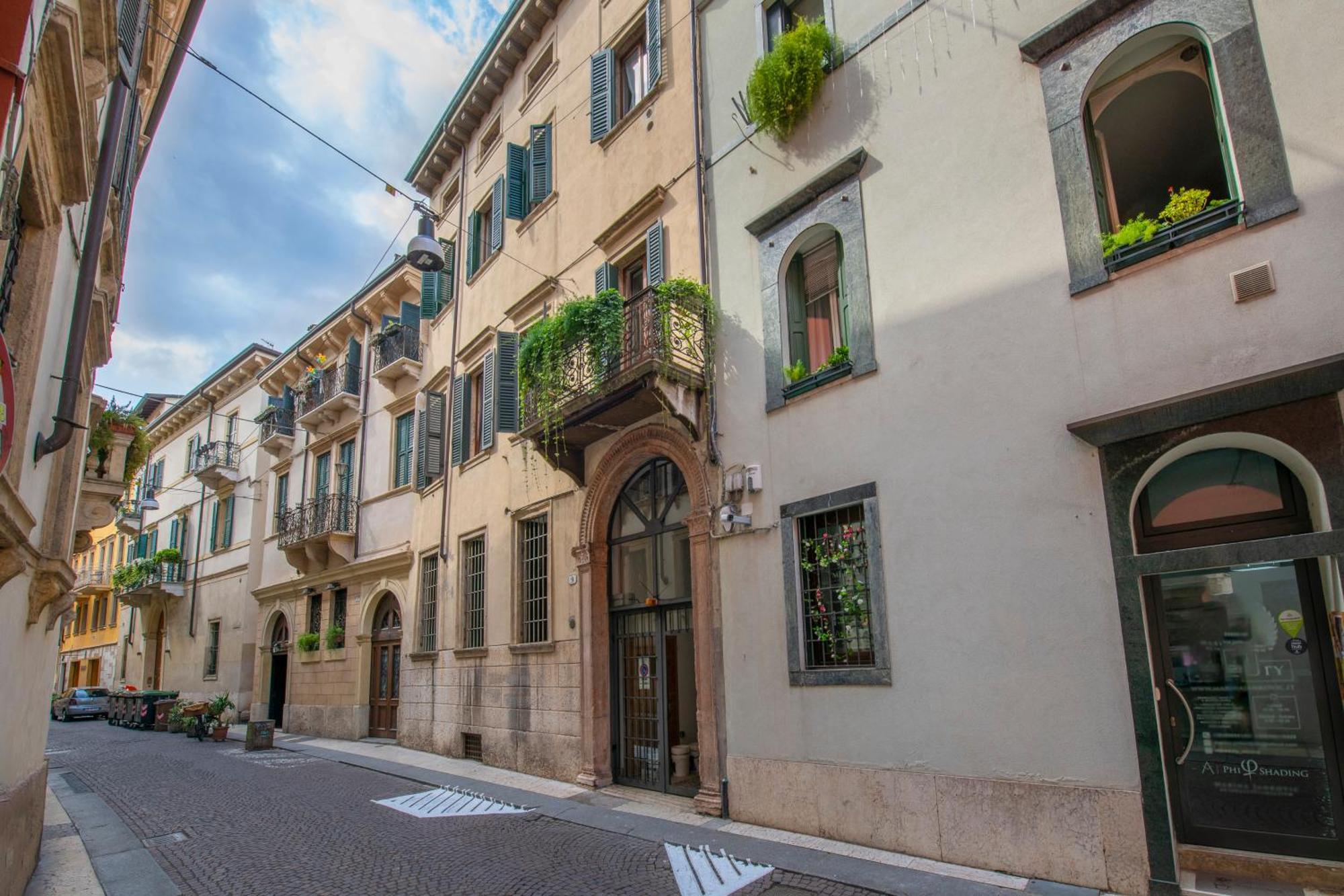 Borsarihouse Wifi & Smarttv Appartement Verona Buitenkant foto
