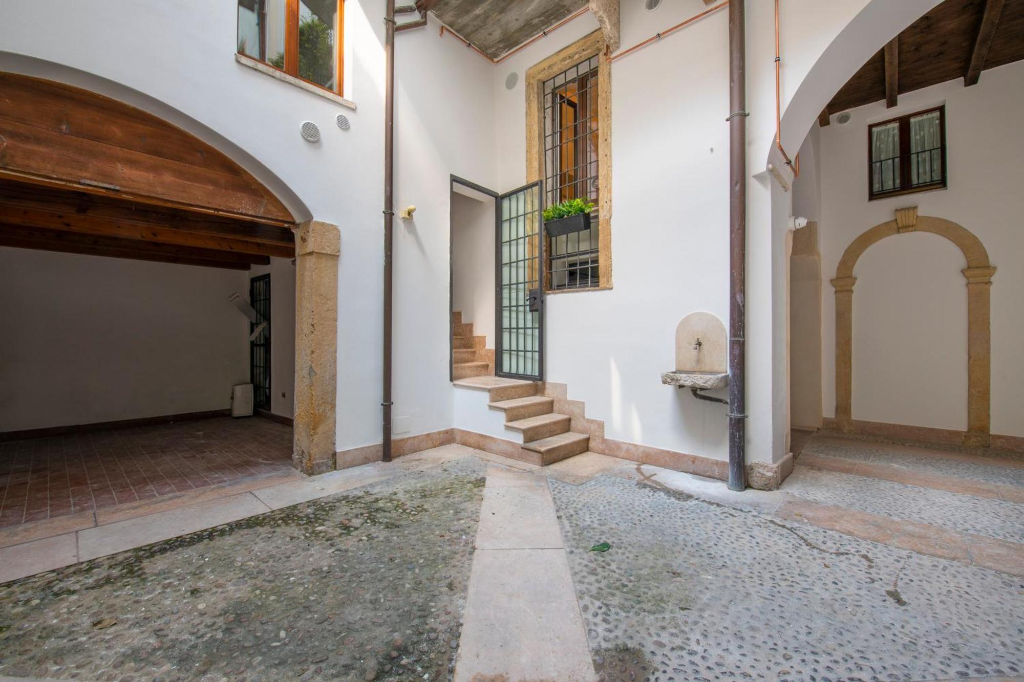 Borsarihouse Wifi & Smarttv Appartement Verona Buitenkant foto