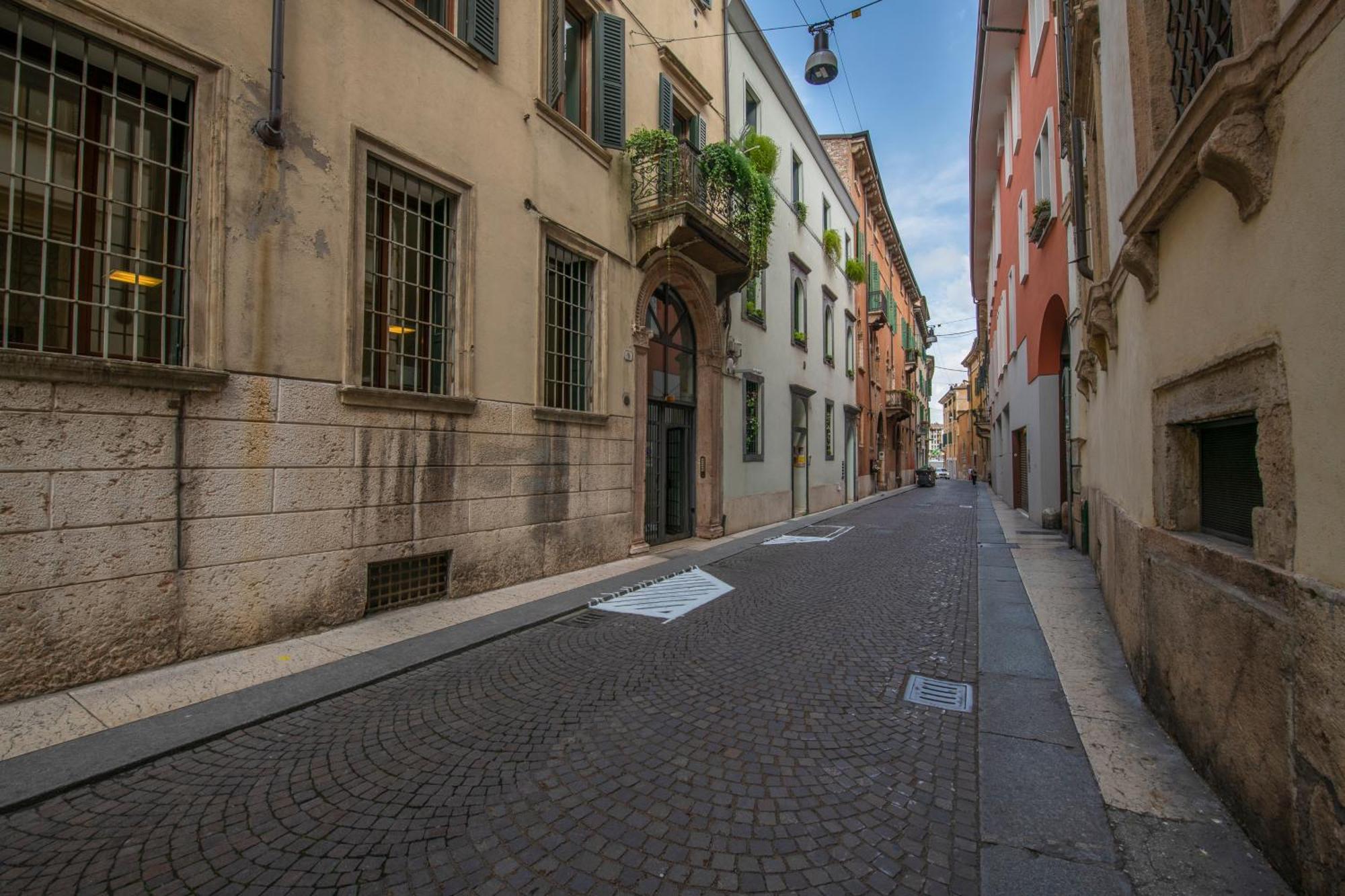 Borsarihouse Wifi & Smarttv Appartement Verona Buitenkant foto